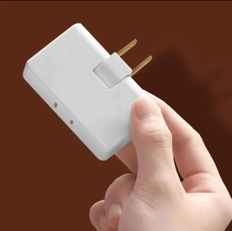 Extensor De Enchufe Giratorio De 3 Puertos*