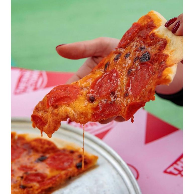 Slice de pizza pepperoni