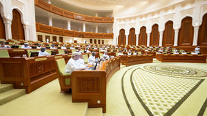 الشورى يحيل مشروع قانون ضريبة الدخل على الأفراد إلى مجلس الدولة