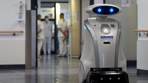 مدير مشروع الإدارة الذكية بوزارة العمل لـ «الوصال»: روبوتات تنظيف ستدخل تجريبيًا وزارة العمل منتصف يناير تمهيدًا للتوسع في الجهات الحكومية