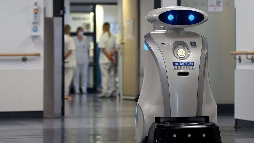 مدير مشروع الإدارة الذكية بوزارة العمل لـ «الوصال»: روبوتات تنظيف ستدخل تجريبيًا وزارة العمل منتصف يناير تمهيدًا للتوسع في الجهات الحكومية