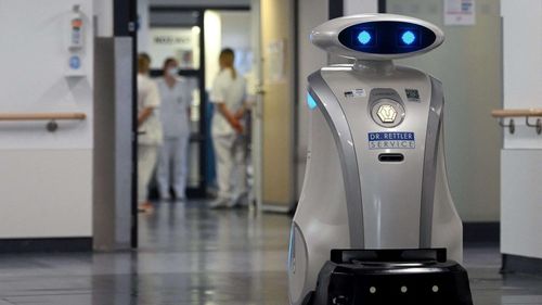 مدير مشروع الإدارة الذكية بوزارة العمل لـ «الوصال»: روبوتات تنظيف ستدخل تجريبيًا وزارة العمل منتصف يناير تمهيدًا للتوسع في الجهات الحكومية