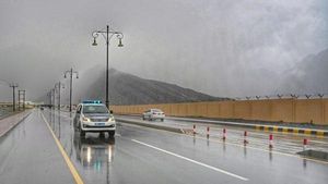 أخصائي أرصاد جوية لـ «الوصال»: ذروة الحالة الجوية يومي الخميس والجمعة وأمطار تصل إلى 50 ملم في محافظة مسندم