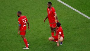 سالم الغيلاني لـ «الوصال»: الإنجازات الوقتية لا تعكس الواقع.. كرة القدم العُمانية تعاني خللًا عميقًا في المنظومة