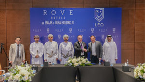 بـ 300 مليون ريال توقيع اتفاقية إقامة مشاريع في سلطنة عُمان