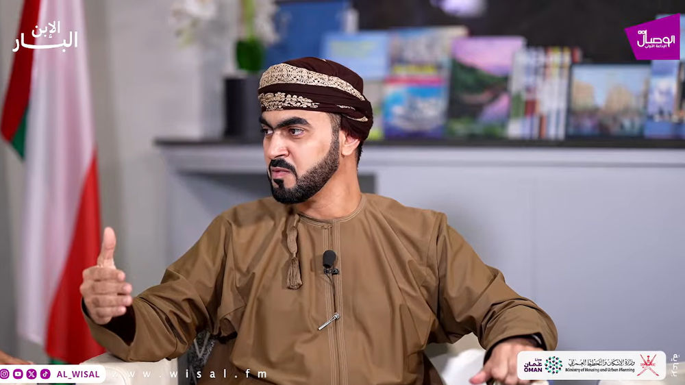 عبدالعزيز اليحمدي في &laquo;الابن البار&raquo;: تملّك غير العُمانيين يحرك الاقتصاد&hellip; و&laquo;الأمان&raquo; كلمة السر لاستقطاب الاستقرار