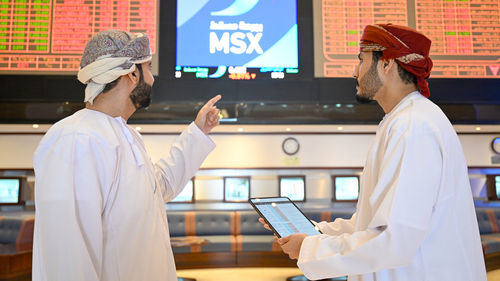 مؤشر بورصة مسقط يُغلق منخفضًا بنسبة 0.42 بالمائة