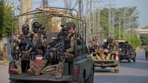 14 قتيلًا من عناصر الشرطة في هجوم بسيارة مفخخة بباكستان