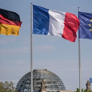 ألمانيا وفرنسا تبحثان تعزيز التعاون في مجال الردع النووي