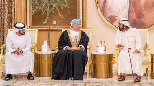 تعازي جلالةِ السُّلطان لحاكم دبي ينقلُها السّيد حارب