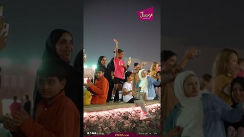 شاهد تفاعل الجمهور في#الدوحة‬⁩ مع  احتفالات #العمانيين‬⁩ بالفنون الشعبية في ‏⁧‫#اليوم_الوطني_العماني
