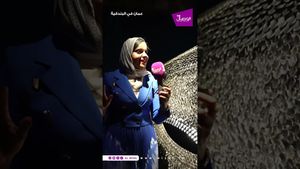 الوصال | الفنانة سارة العولقي وبرقع الملاعق المتميز في بينالي البندقية