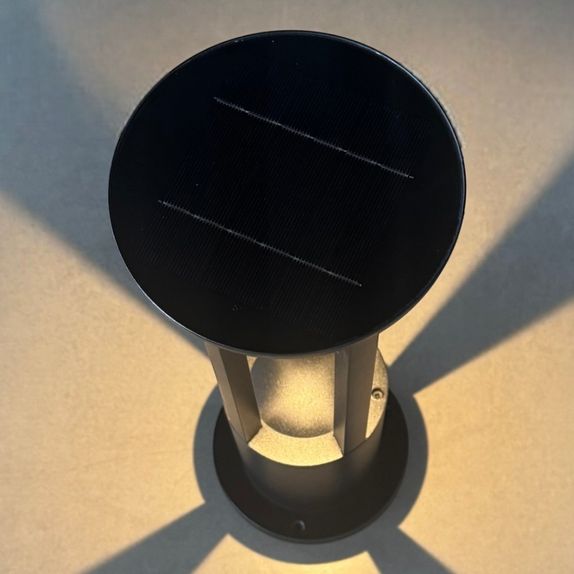 Stâlp LED Grădină 5W Cu Panou Solar IP65, 3000K, Lumina calda