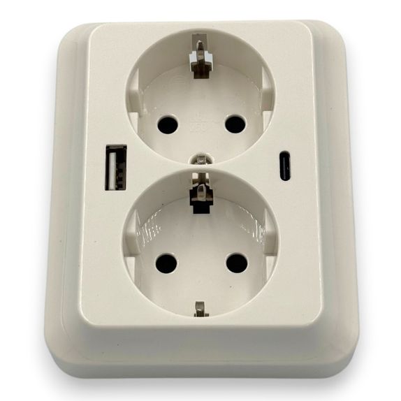 Priza Dubla cu incarcator USB tip C