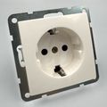Priza Simpla 2P+E, Spin Top, Alba