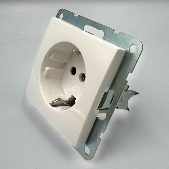 Priza Simpla 2P+E, Spin Top, Alba