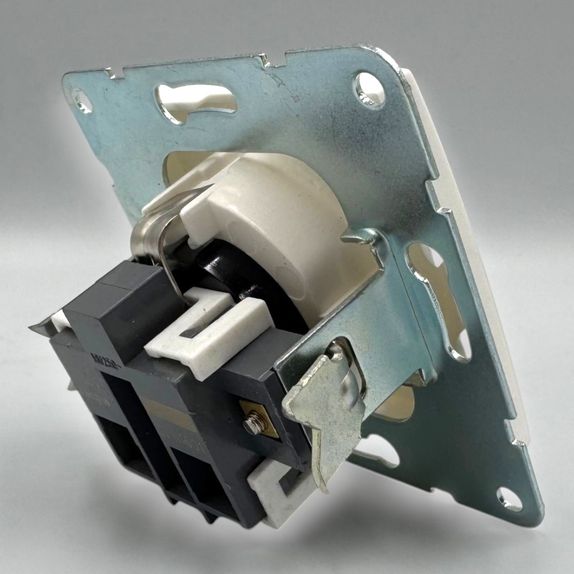 Priza Simpla 2P+E, Spin Top, Alba
