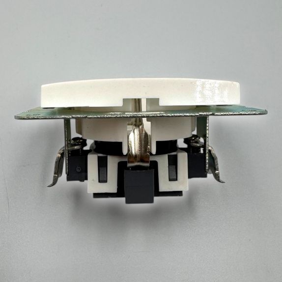 Priza Simpla 2P+E, Spin Top, Alba