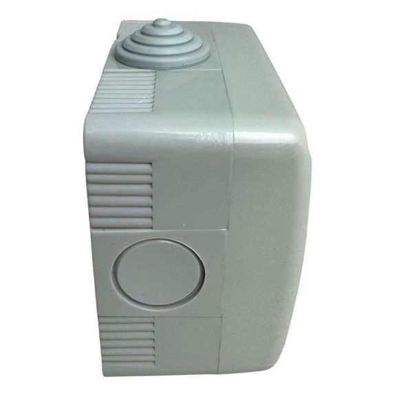 Intrerupator Triplu Aplict Fara Capac IP20