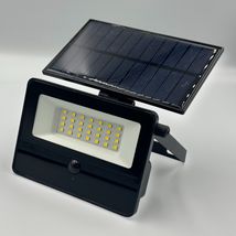 Proiector cu panou solar reglabil si rotativ 360 grade5V/1.5w 6500K 140x133x60mm 50W