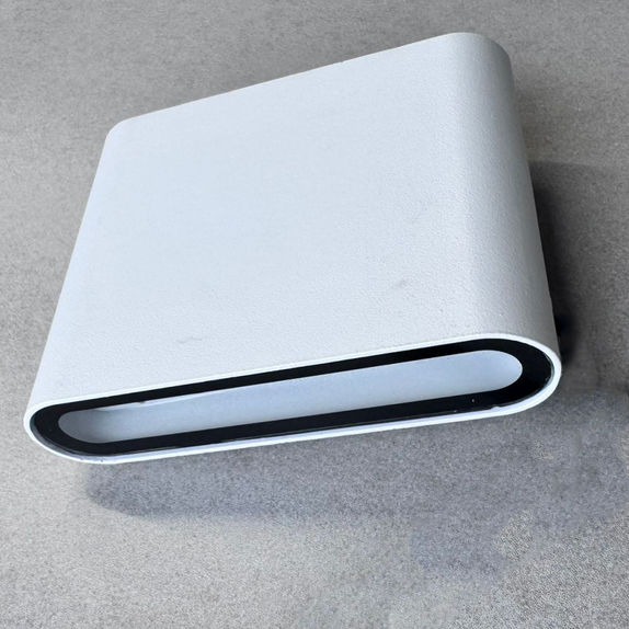 Aplica LED de exterior extra-plata, 6W=40W, 3000K, lumina calda, IP65