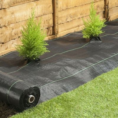 Folie agrotextil, antiburuieni, mulcire, filtru UV, 100 gr/mp, latime 1.5 m, lungime 100 metri