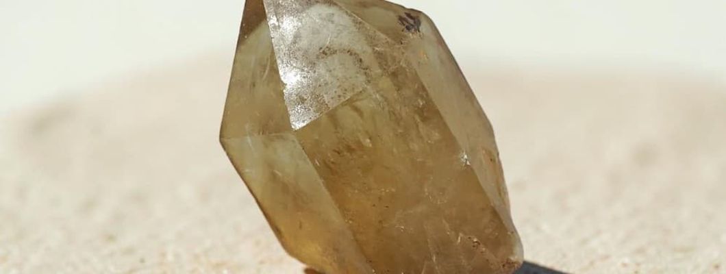Ce proprietăți are citrinul? Simbolistică, caracteristici și utilizări ale pietrei naturale