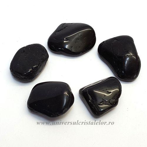 Turmalina neagra piatra rulata