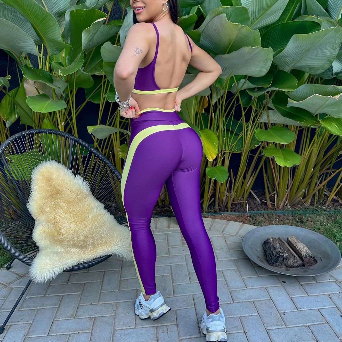 Conjunto fitness roxo com top e legging - Imagem 3