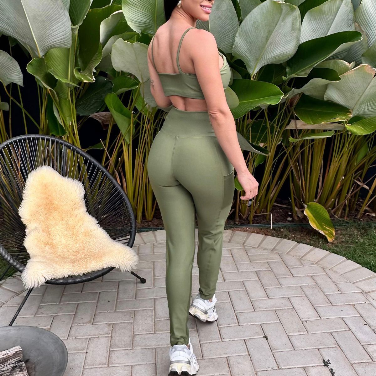 Conjunto Verde Top e Legging com Bolso - Imagem 2