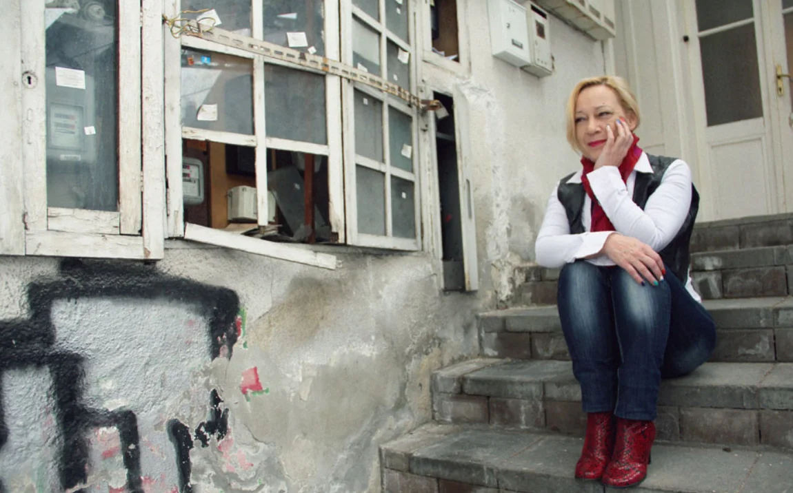 Danijela Stojanović "Iza slojeva neosvešćenih osećanja, strpljivo čekamo sami sebe" Razgovarao: Ognjen Pjano