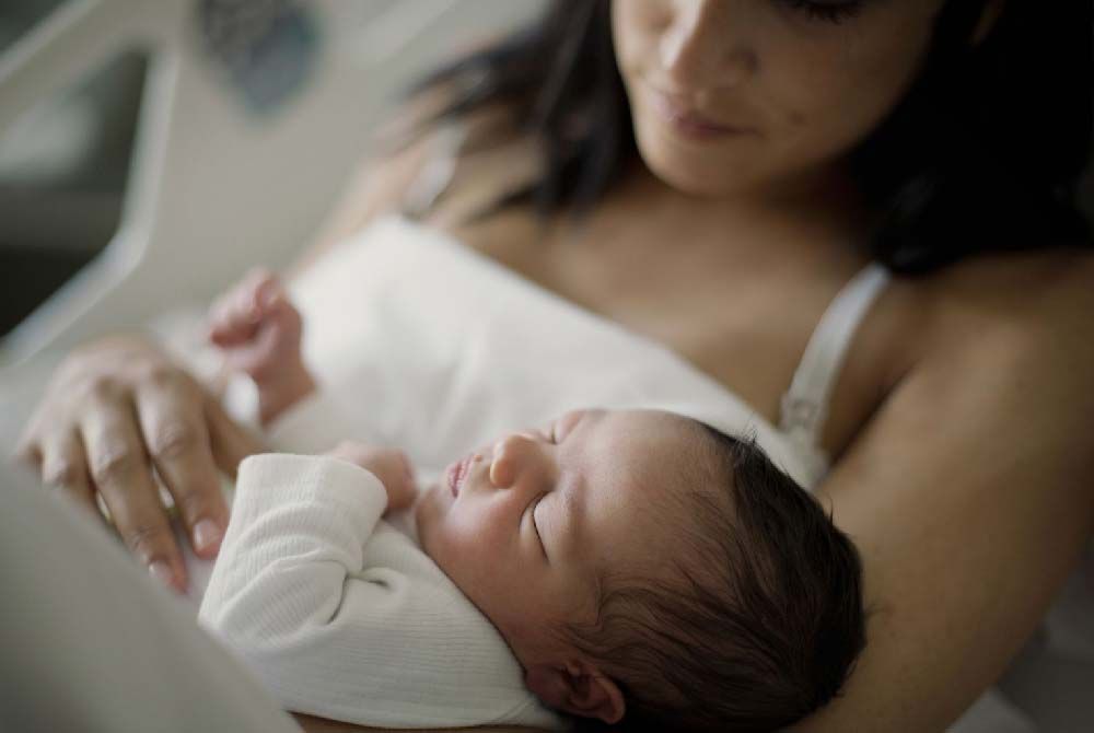 Breastfeeding Basics: Benefits and Tips for New Moms