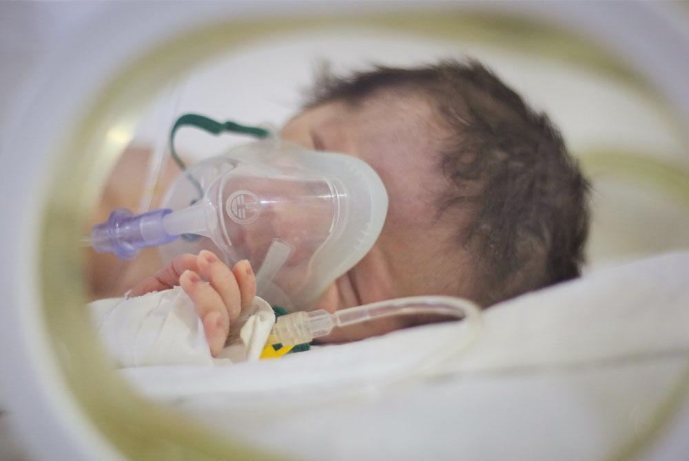 Neonatal ICU: How parents can help their premature babies thrive