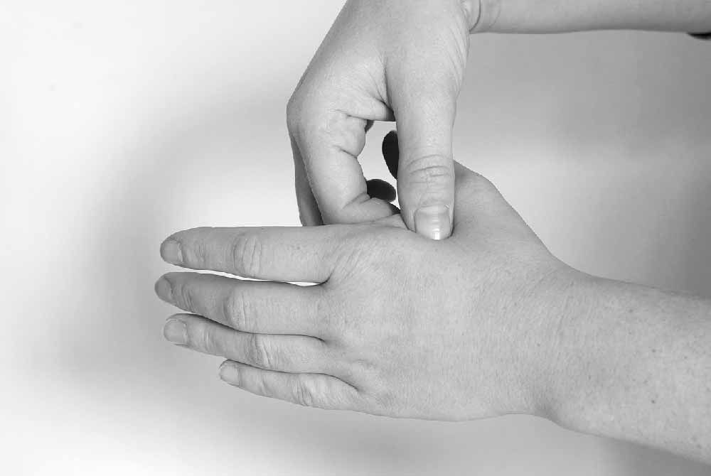 Pregnancy and the benefits of acupressure for labor pain relief and relaxation