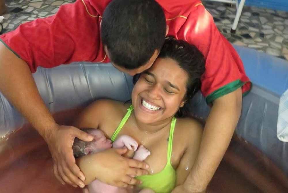 Pregnancy and the benefits of water birth for pain management and relaxation