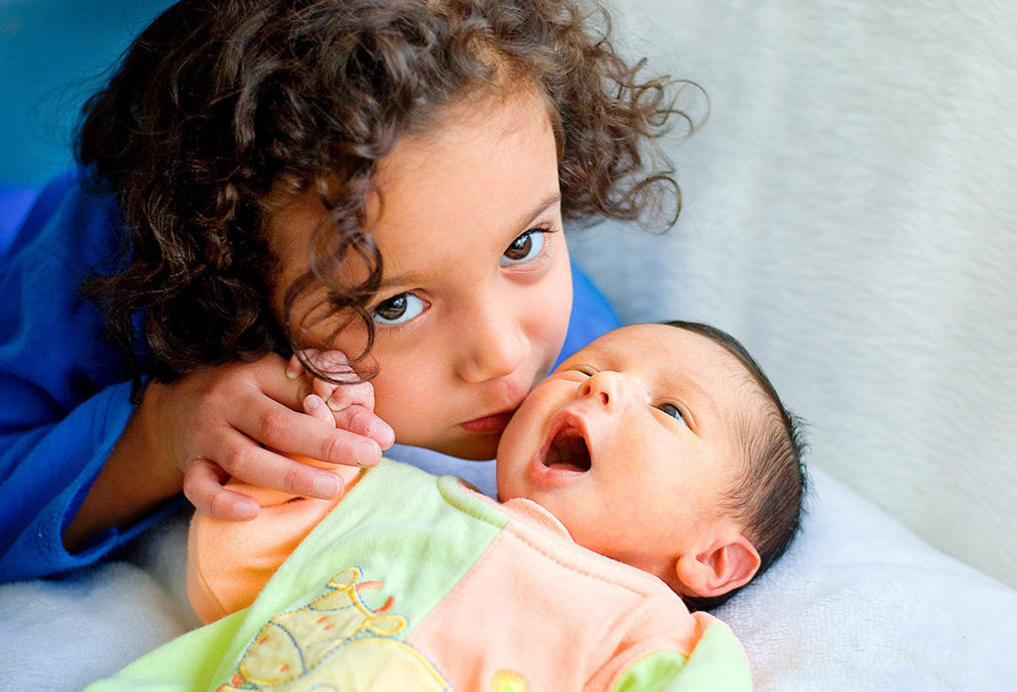 Preparing siblings for the arrival of a new baby: Tips for smooth transitions