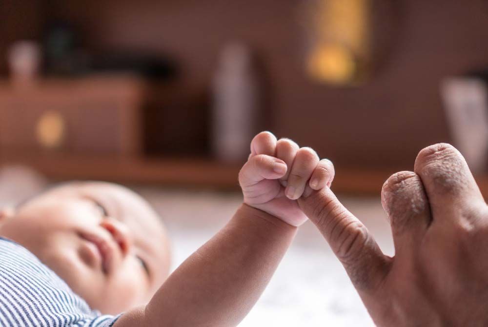 Understanding newborn reflexes: Startle reflex, rooting reflex, and more