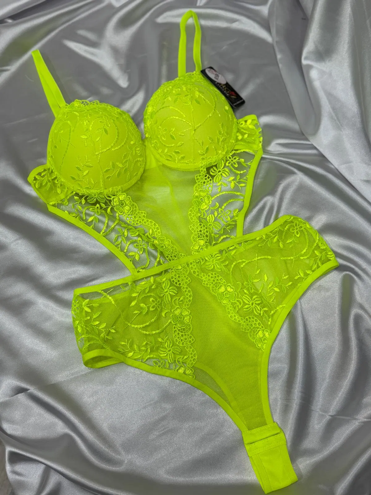 Neon Yeşil Kaplı Brode Bodysuit Ön Görünüm