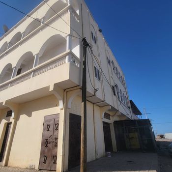 Immeuble neuf avec 2 appartements et hangar à Balbala, Djibouti