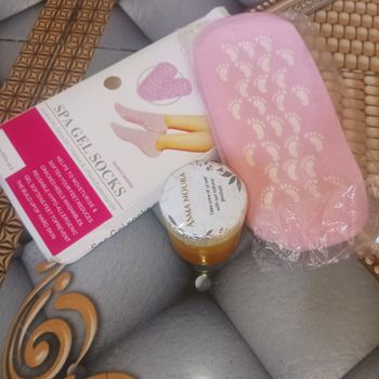 Chaussettes au gel hydratant et crème nourrissante pour pieds et mains doux