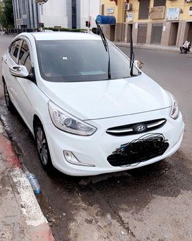 Hyundai Accent 2016, boîte automatique, excellent état