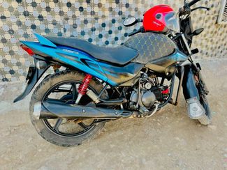 Moto Héro 125cc en excellent état