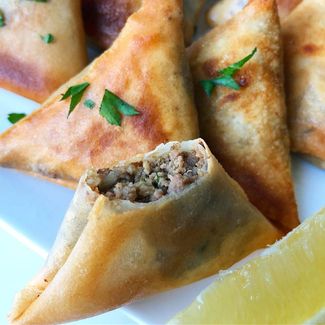 Délicieux samboussas et beignets pour le ramadan