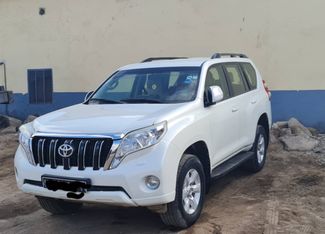 Toyota Prado 2016 TX 7 places - Location avec climatisation et options