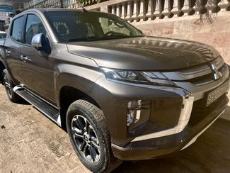 Mitsubishi L200 Sportero 2022, diesel, boîte Automatique, climatisation avant et arrière