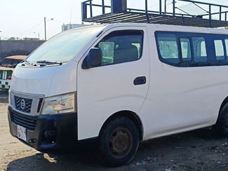 Nissan Urvan 2015, diesel en très bon état