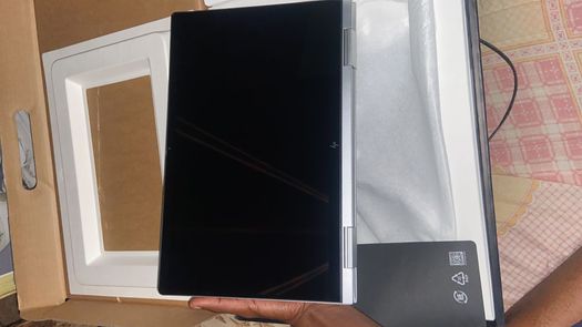 Ordinateur portable HP Envy 14 - i7 13e gen, 16Go RAM, 1To SSD, écran tactile