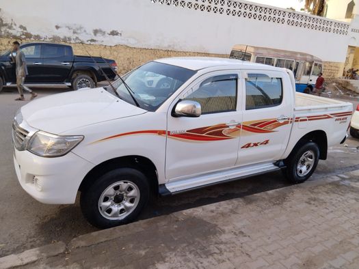 Toyota Hilux 2014, en bon état, prix négociable