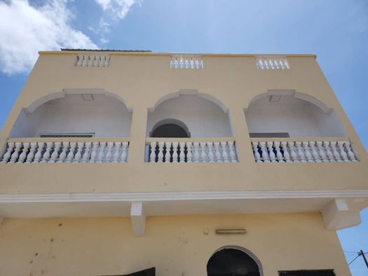 Maison neuve jamais habite avec 3 chambres et une grande terrasse au à louer au Cité Gargare (pk13)