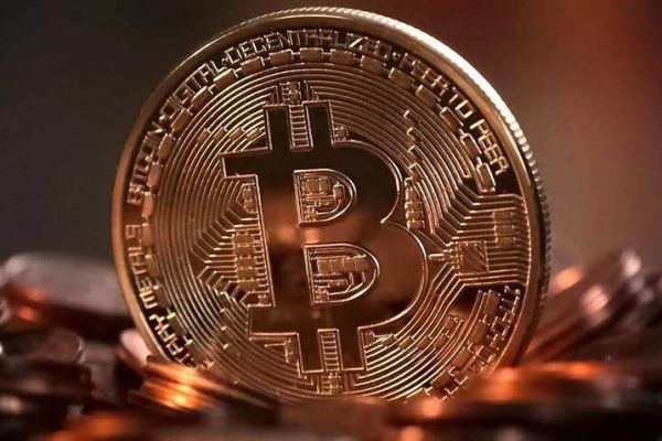 Coinbase Sees Massive Bitcoin Outflows Amid Market Correction